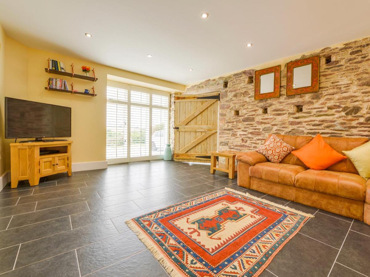 The Cider Barn At Home Farm Wembury ภายนอก รูปภาพ